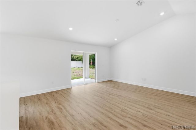 8121 N Tiny Lily Drive, Dunnellon, FL 34434