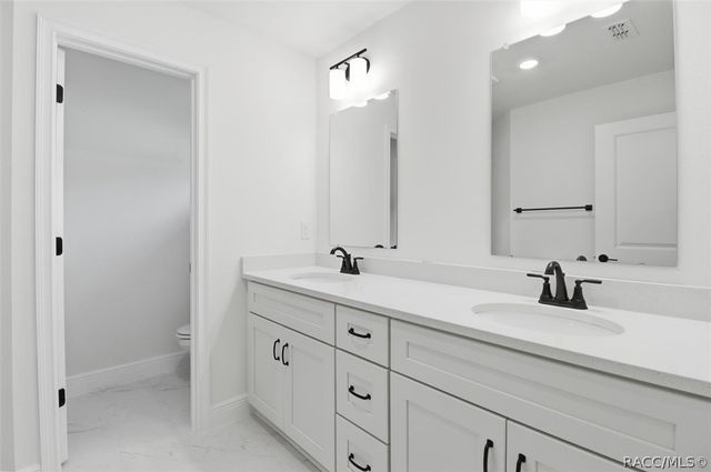 8121 N Tiny Lily Drive, Dunnellon, FL 34434