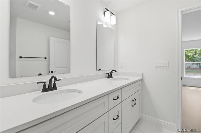 8121 N Tiny Lily Drive, Dunnellon, FL 34434