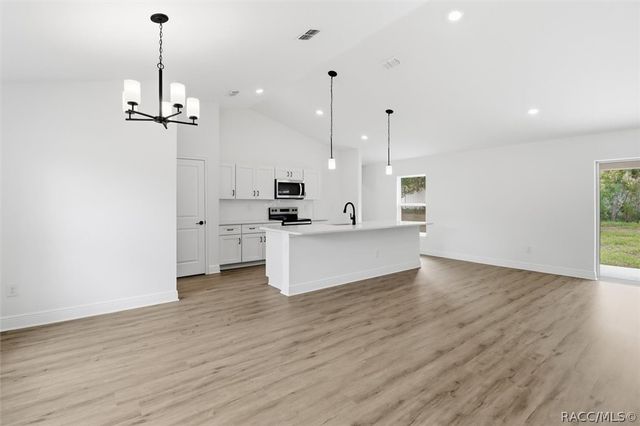 8121 N Tiny Lily Drive, Dunnellon, FL 34434