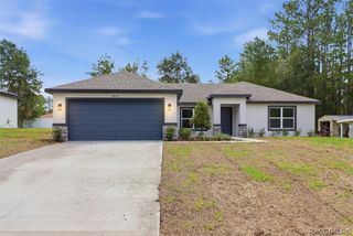 8121 N Tiny Lily Drive, Dunnellon, FL 34434