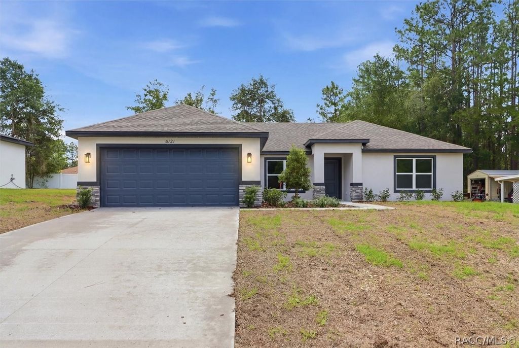 8121 N Tiny Lily Drive, Dunnellon, FL 34434