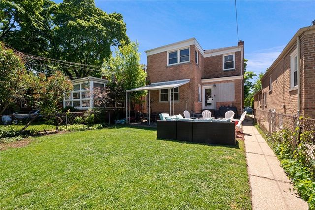 2504 W jarvis Avenue, Chicago, IL 60645