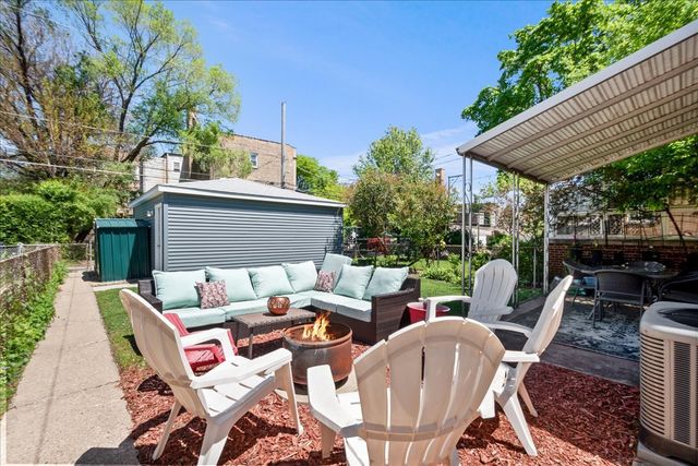 2504 W jarvis Avenue, Chicago, IL 60645