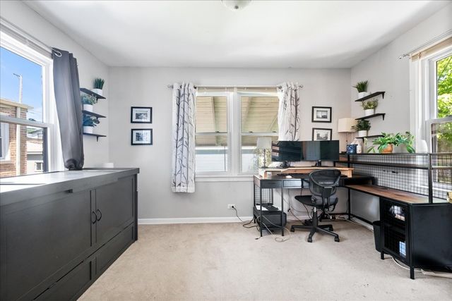2504 W jarvis Avenue, Chicago, IL 60645