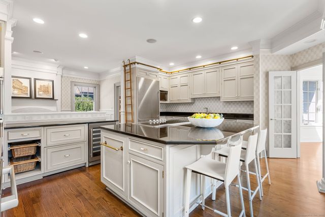 221 Greens Farms Road, Westport, CT 06880
