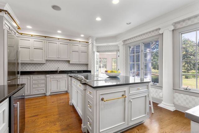 221 Greens Farms Road, Westport, CT 06880