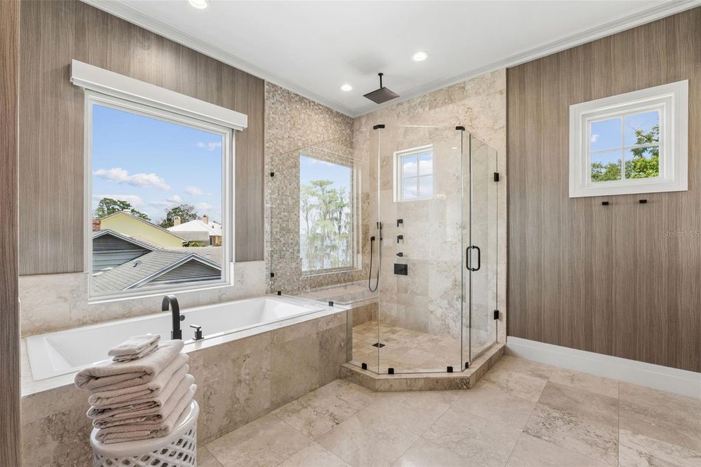 Image 38 of property listing at 9236 BAY POINT DRIVE, Orlando, FL 32819