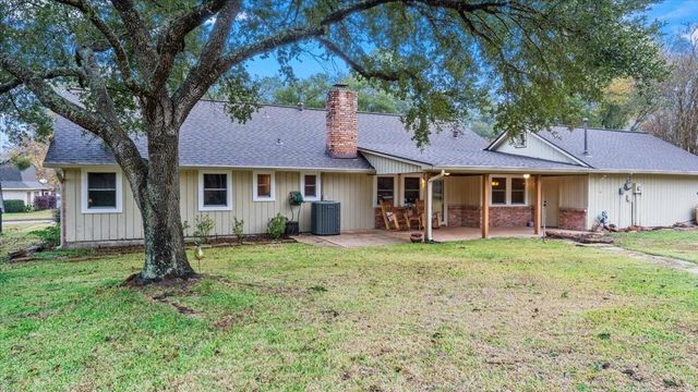 208 Magnolia Way, Huntsville, TX 77320