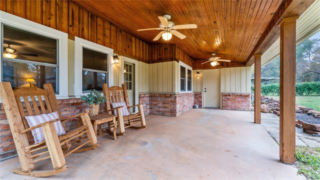 208 Magnolia Way, Huntsville, TX 77320