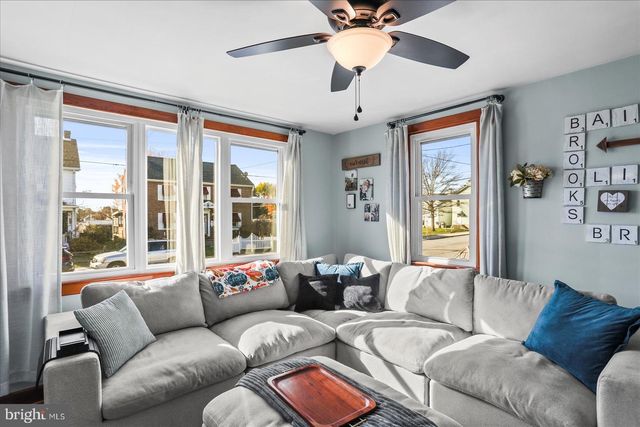 19 S 4TH ST, Mcsherrystown, PA 17344