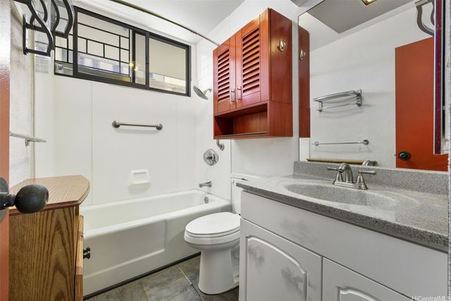 99-015 Kalaloa Street 702, Aiea, HI 96701