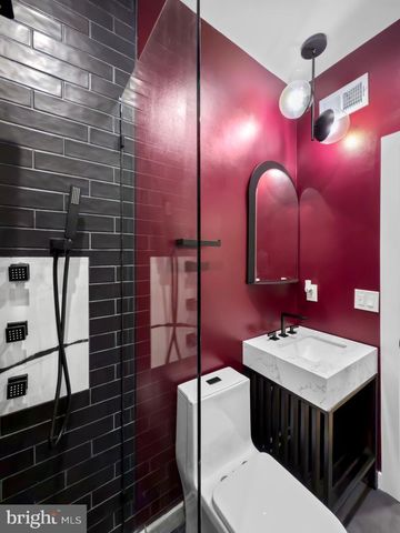 713 CROISSANT PL SE, Washington, DC 20019