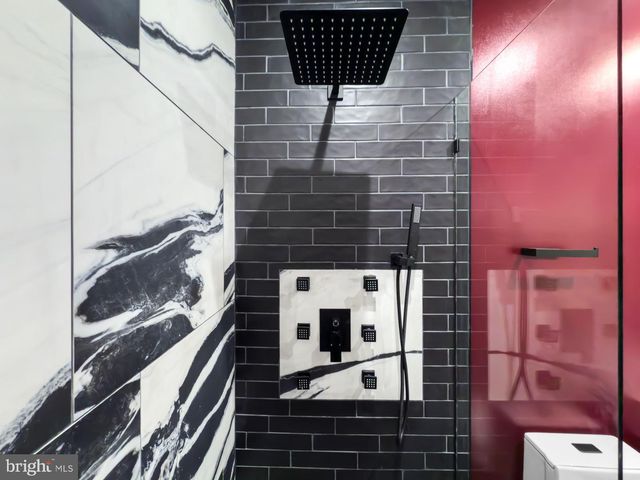 713 CROISSANT PL SE, Washington, DC 20019