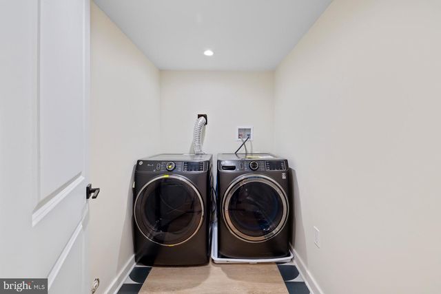 713 CROISSANT PL SE, Washington, DC 20019