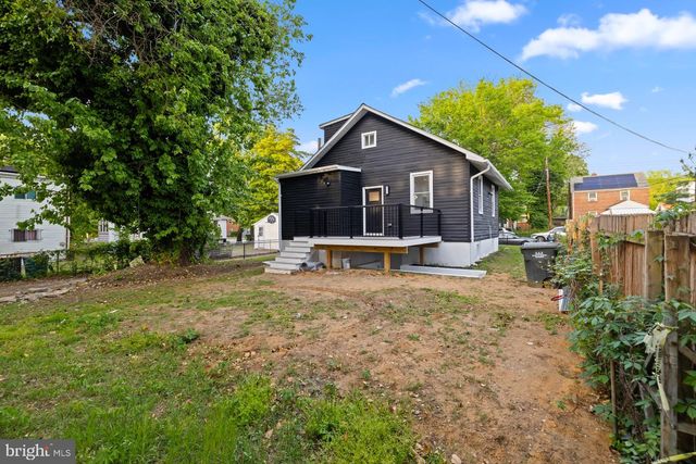 713 CROISSANT PL SE, Washington, DC 20019