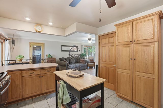 2686 Victoria Street N, Roseville, MN 55113