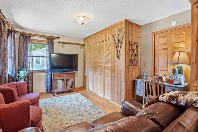 2686 Victoria Street N, Roseville, MN 55113