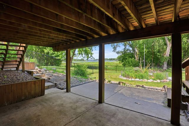 2686 Victoria Street N, Roseville, MN 55113
