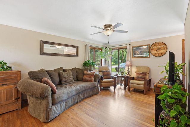 2686 Victoria Street N, Roseville, MN 55113