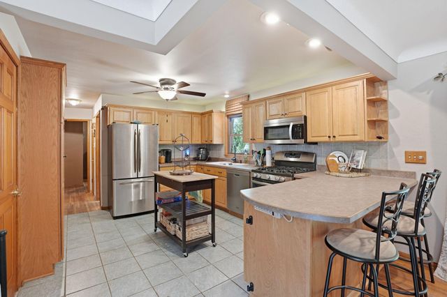 2686 Victoria Street N, Roseville, MN 55113