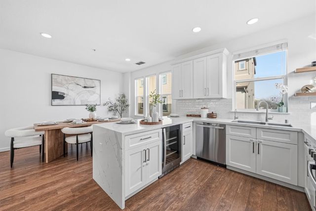 238 Peppermint Tree Terrace 5, Sunnyvale, CA 94086