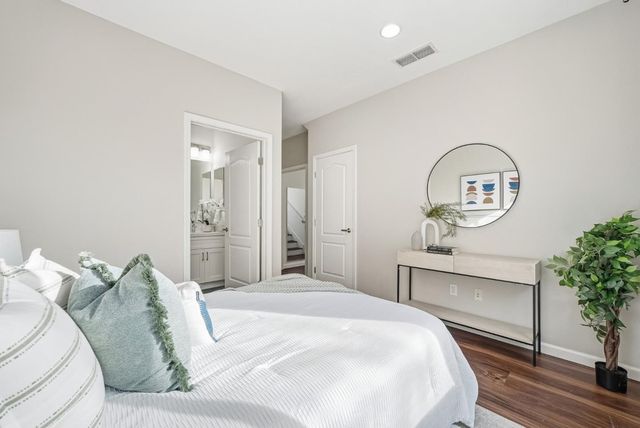 238 Peppermint Tree Terrace 5, Sunnyvale, CA 94086