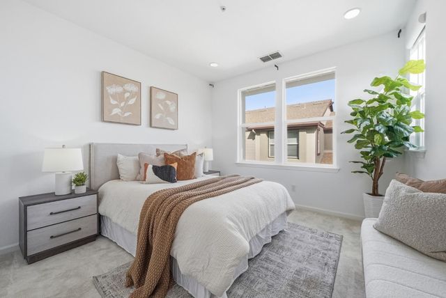 238 Peppermint Tree Terrace 5, Sunnyvale, CA 94086