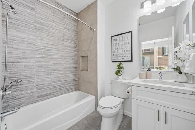 238 Peppermint Tree Terrace 5, Sunnyvale, CA 94086