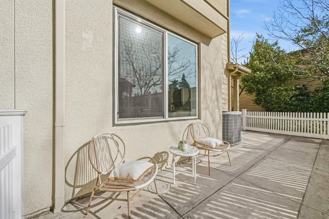 238 Peppermint Tree Terrace 5, Sunnyvale, CA 94086