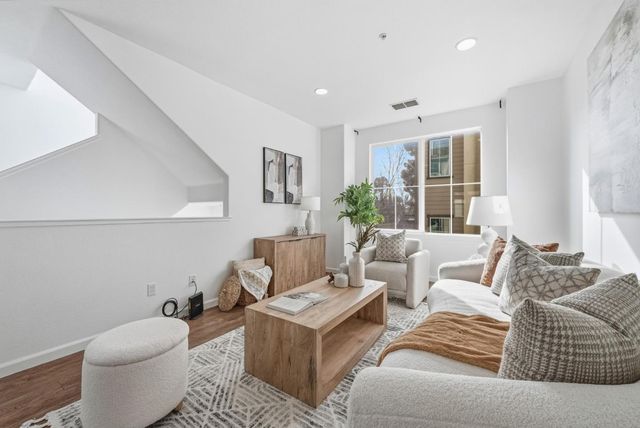 238 Peppermint Tree Terrace 5, Sunnyvale, CA 94086