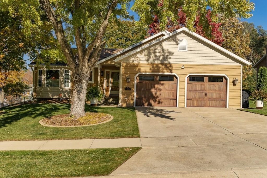 917 Northway Lane NE, Rochester, MN 55906