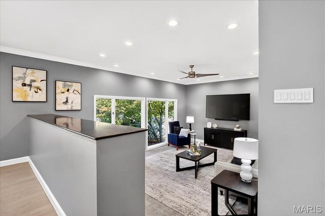 12759 Ladue Road, Creve Coeur, MO 63141