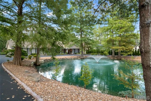 12759 Ladue Road, Creve Coeur, MO 63141