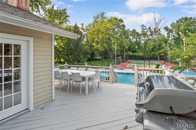 12759 Ladue Road, Creve Coeur, MO 63141