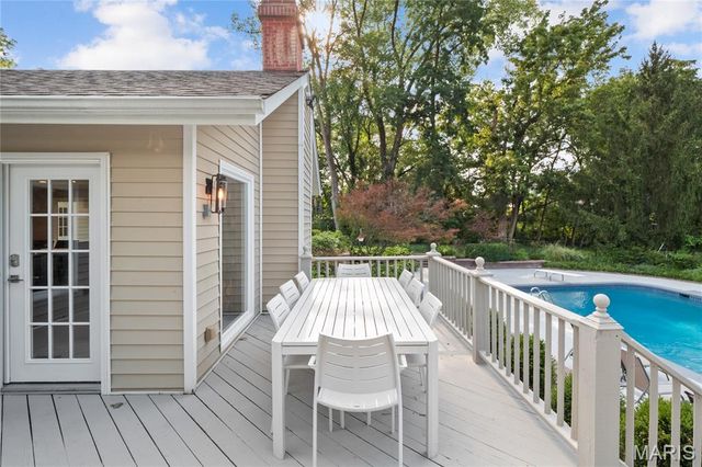 12759 Ladue Road, Creve Coeur, MO 63141