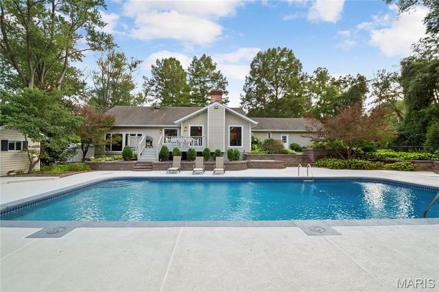 12759 Ladue Road, Creve Coeur, MO 63141