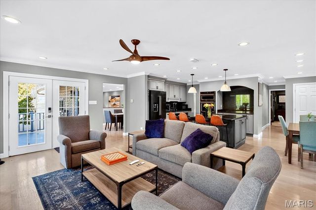 12759 Ladue Road, Creve Coeur, MO 63141