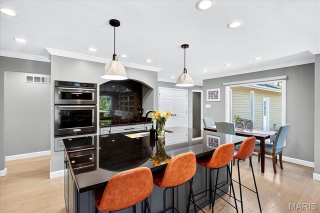 12759 Ladue Road, Creve Coeur, MO 63141