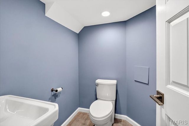 12759 Ladue Road, Creve Coeur, MO 63141