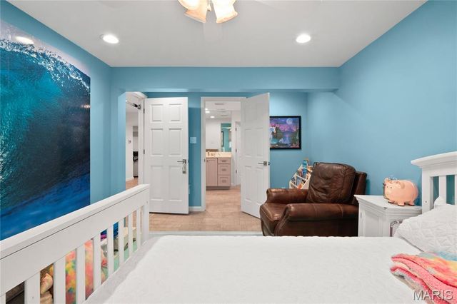 12759 Ladue Road, Creve Coeur, MO 63141