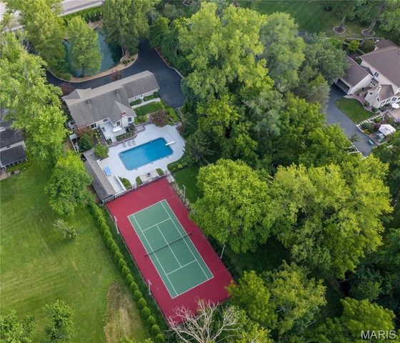 12759 Ladue Road, Creve Coeur, MO 63141
