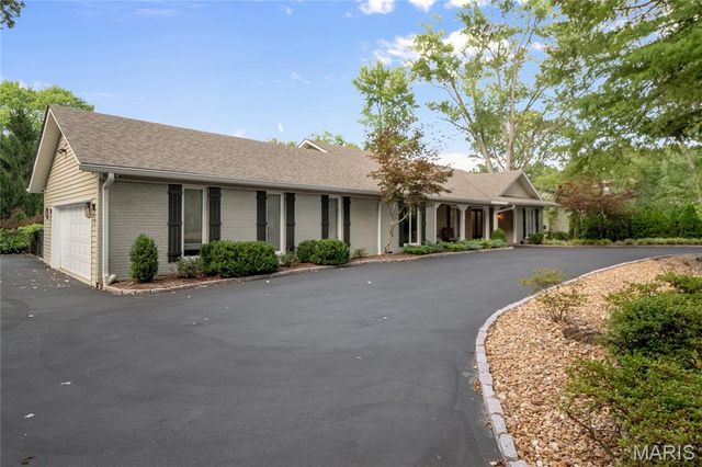 12759 Ladue Road, Creve Coeur, MO 63141