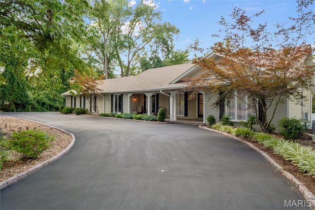 12759 Ladue Road, Creve Coeur, MO 63141