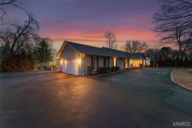 12759 Ladue Road, Creve Coeur, MO 63141