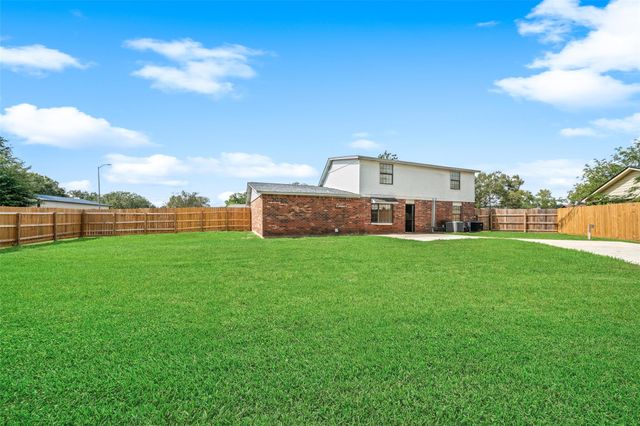 12306 Old River Drive, Baytown, TX 77523