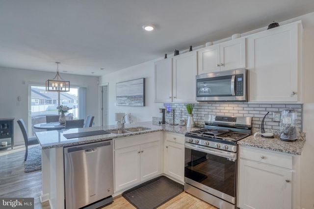 242 SEDMONT CIR, Smyrna, DE 19977