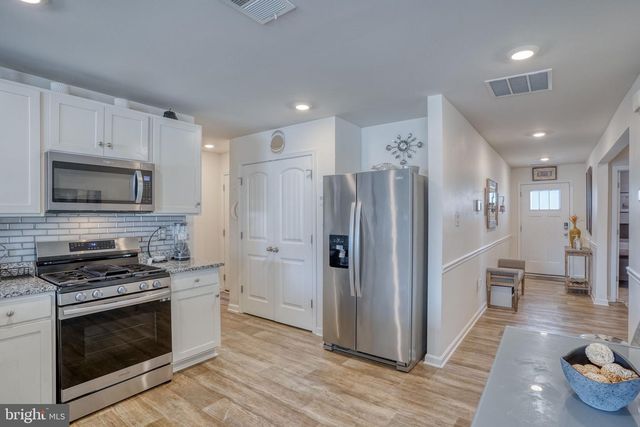 242 SEDMONT CIR, Smyrna, DE 19977