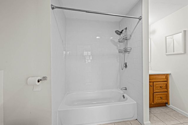 31 Bluestone Dr Unit 31, Nashua, NH 03060