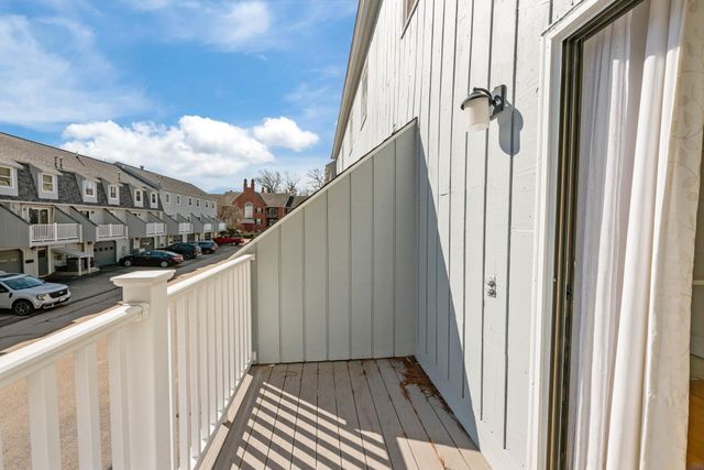 31 Bluestone Dr Unit 31, Nashua, NH 03060